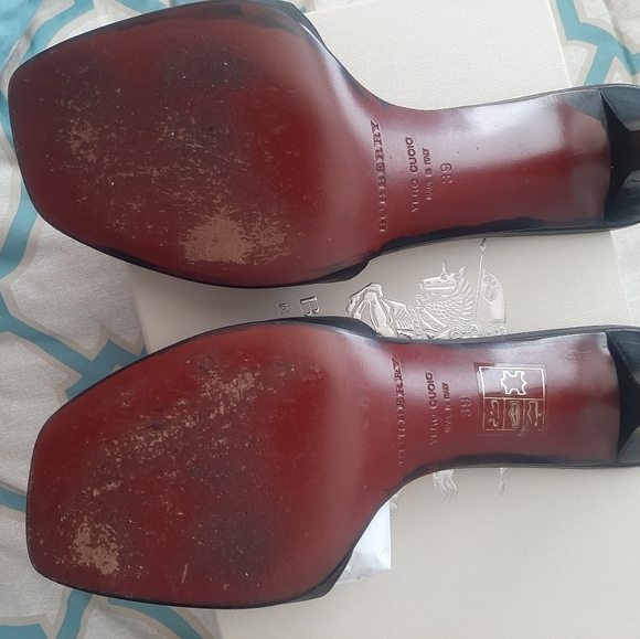 authentic Burberry not a copy. - Picture 4 of 7